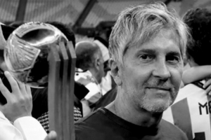 阿足协官方：本周末所有足球赛事赛前，为梅西父亲默哀一分钟