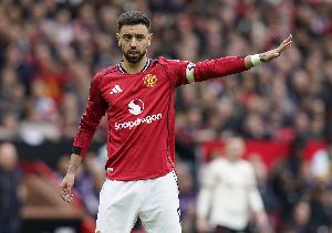 BBC记者：尤文、米兰和加拉塔萨雷均有意曼联中场B费